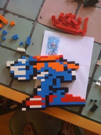 Illustration for article titled How To Make A Pixel Sonic Out of LEGO (And Bond With Your Kids)